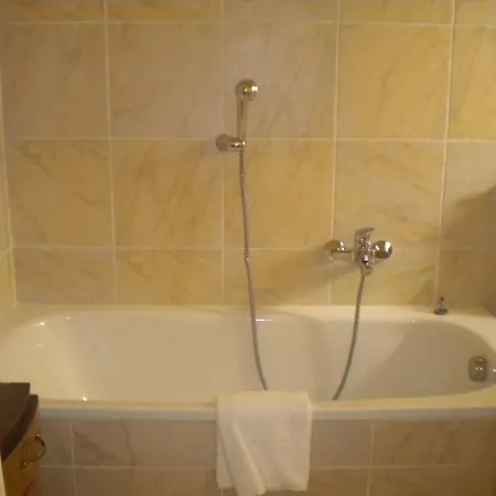 Hotell Benvenuti 2*